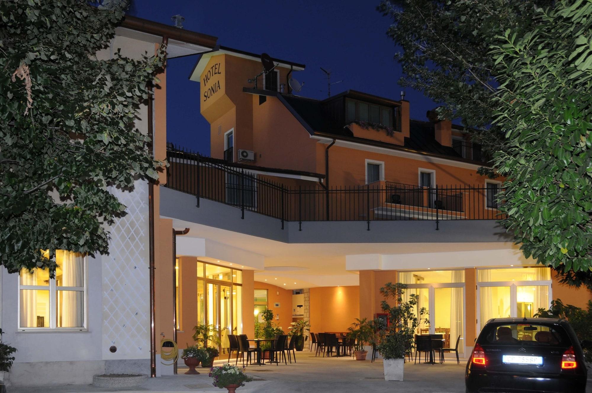 Hotel Sonia Aquilinia Kültér fotó